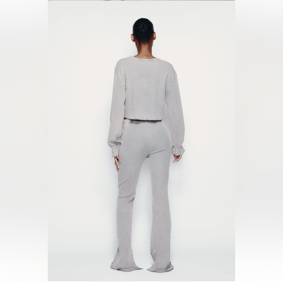 ✨SALE✨ ZARA WASHED EFFECT RIB SWEATSHIRT
✨SALE✨ - Picture 8 of 10